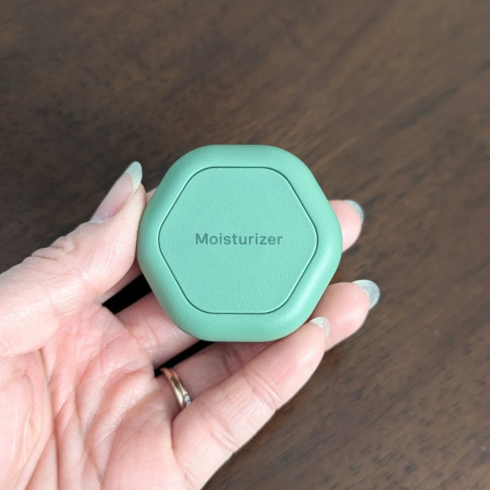 Cadence | Travel Skincare Set - Picture 4 of 7